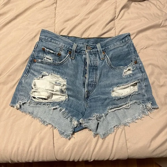 Levi Shorts - Picture 1 of 2